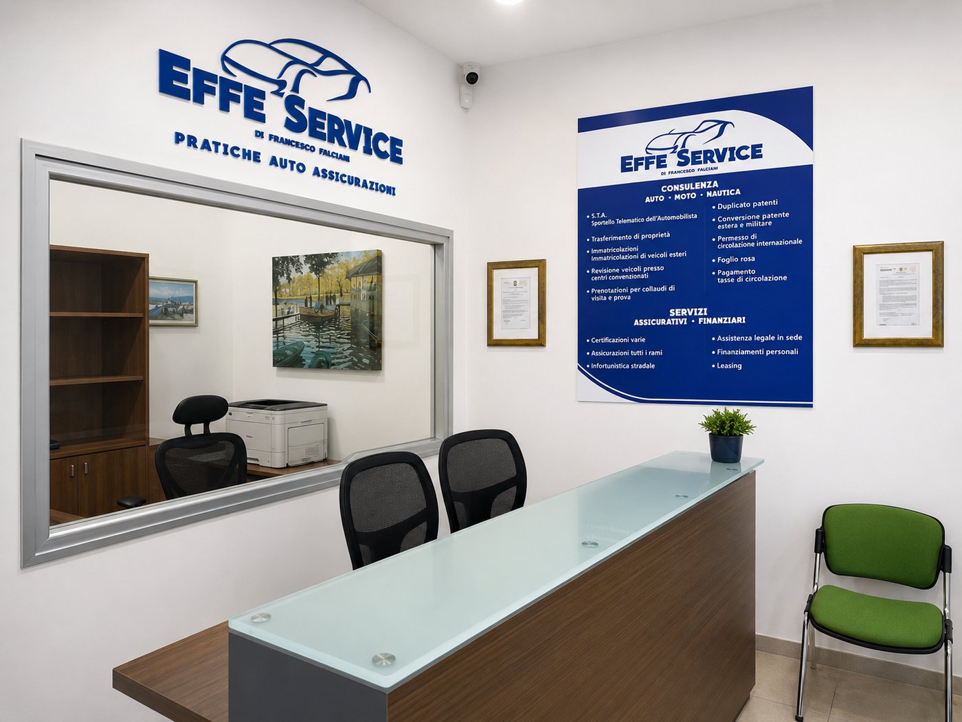 Reception di Effe Service con l'insegna e il pannello dei servizi